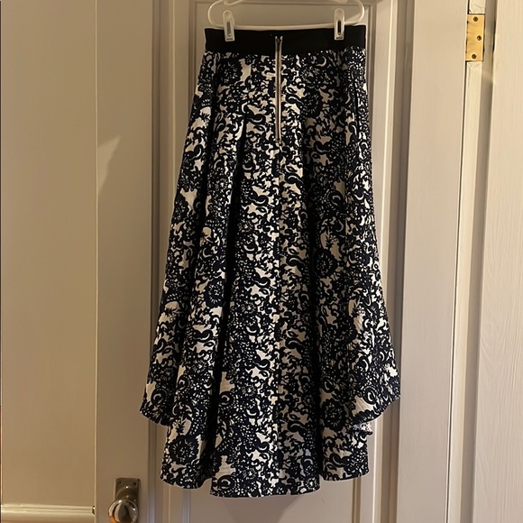 High-low skirt - Picture 2 of 6